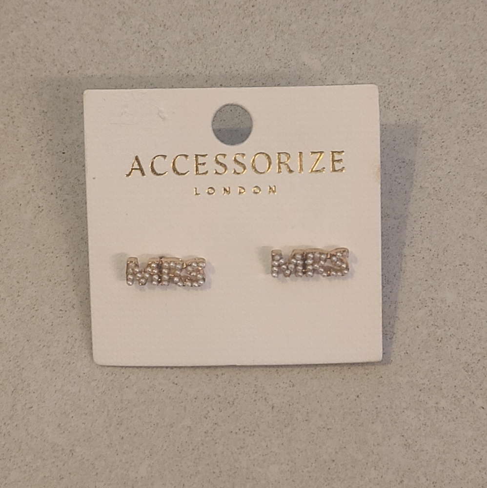 MRS Gold and Pearl Earrings